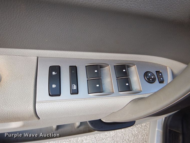 image for item MJ9919 2011 Chevrolet Silverado 1500  Ext. Cab pickup truck