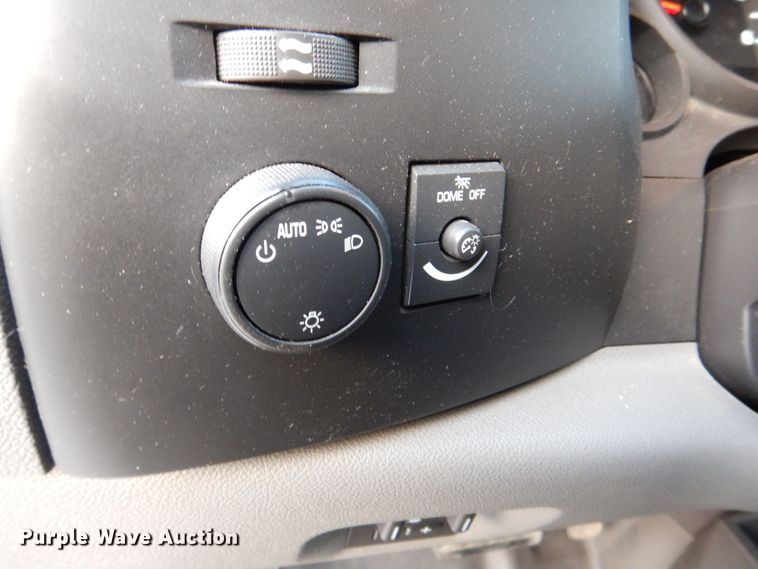 image for item MJ9919 2011 Chevrolet Silverado 1500  Ext. Cab pickup truck