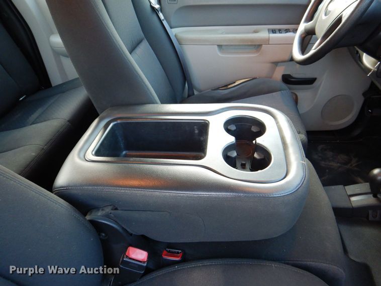 image for item MJ9919 2011 Chevrolet Silverado 1500  Ext. Cab pickup truck