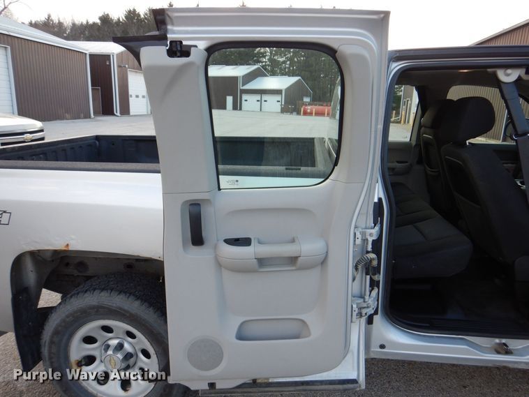 image for item MJ9919 2011 Chevrolet Silverado 1500  Ext. Cab pickup truck