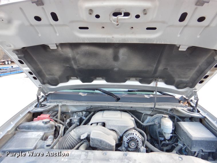 image for item MJ9919 2011 Chevrolet Silverado 1500  Ext. Cab pickup truck