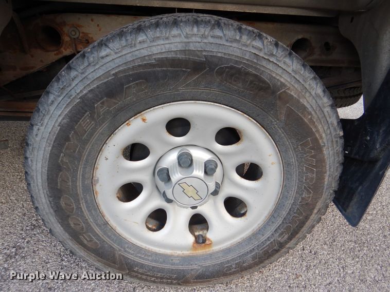 image for item MJ9919 2011 Chevrolet Silverado 1500  Ext. Cab pickup truck