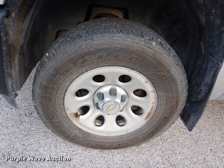 image for item MJ9919 2011 Chevrolet Silverado 1500  Ext. Cab pickup truck