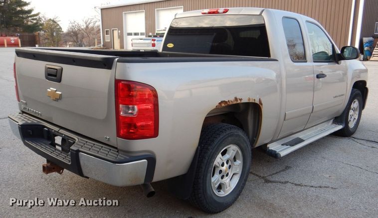 image for item MJ9920 2008 Chevrolet Silverado 1500 LT  Ext. Cab pickup truck