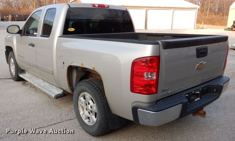 image for item MJ9920 2008 Chevrolet Silverado 1500 LT  Ext. Cab pickup truck
