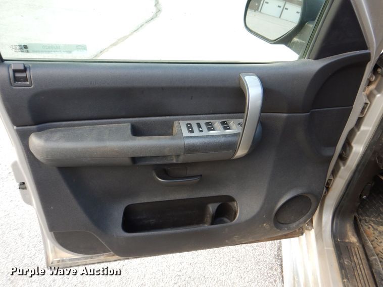 image for item MJ9920 2008 Chevrolet Silverado 1500 LT  Ext. Cab pickup truck