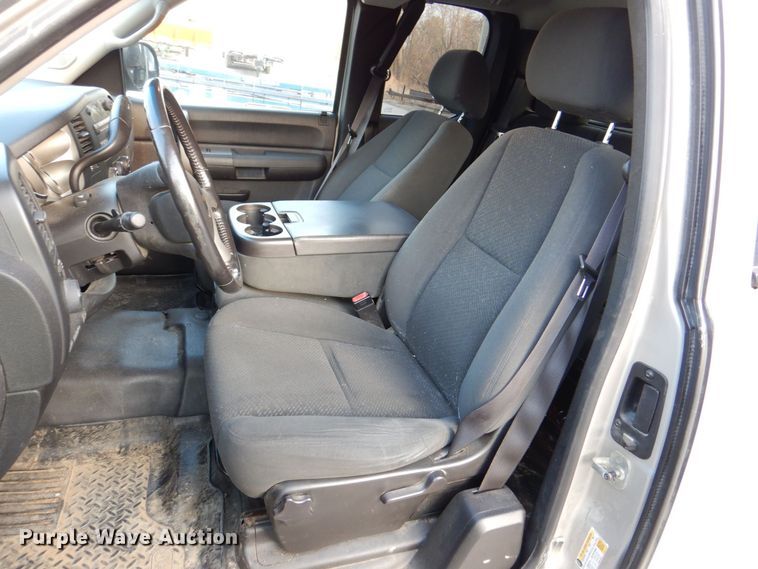 image for item MJ9920 2008 Chevrolet Silverado 1500 LT  Ext. Cab pickup truck