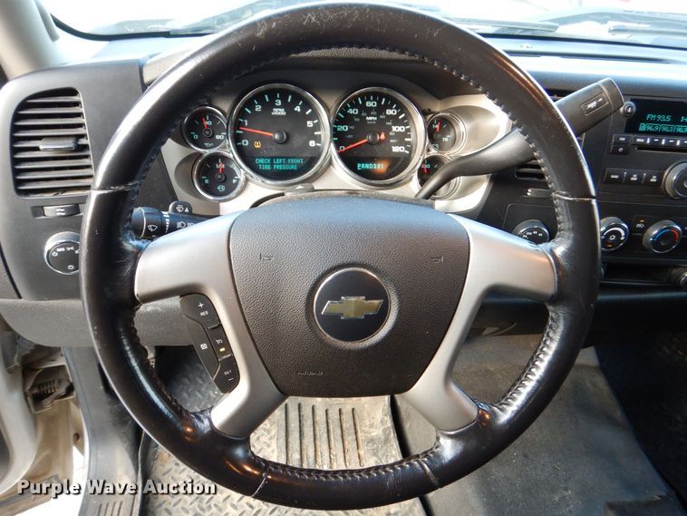 image for item MJ9920 2008 Chevrolet Silverado 1500 LT  Ext. Cab pickup truck