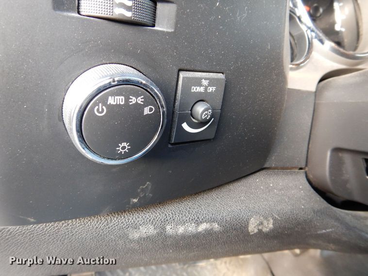 image for item MJ9920 2008 Chevrolet Silverado 1500 LT  Ext. Cab pickup truck