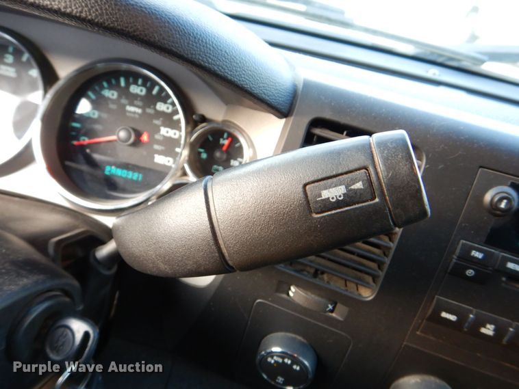 image for item MJ9920 2008 Chevrolet Silverado 1500 LT  Ext. Cab pickup truck