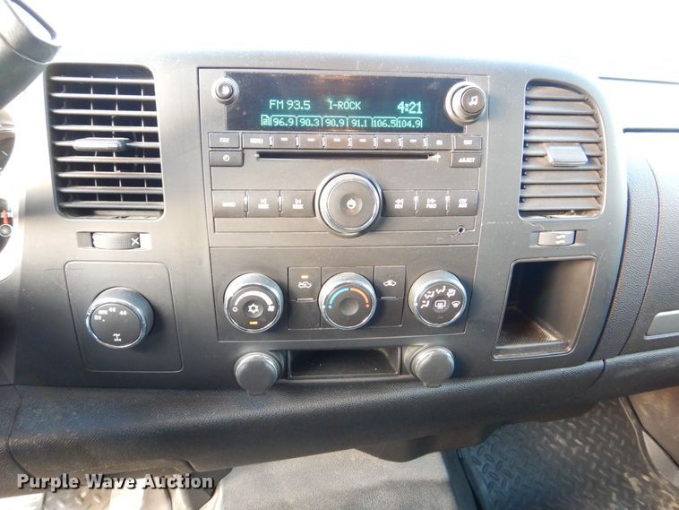 image for item MJ9920 2008 Chevrolet Silverado 1500 LT  Ext. Cab pickup truck