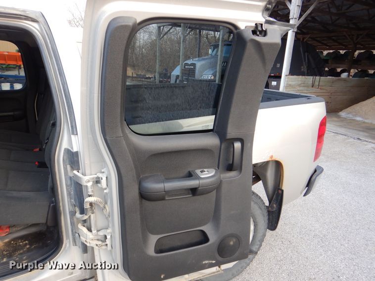 image for item MJ9920 2008 Chevrolet Silverado 1500 LT  Ext. Cab pickup truck