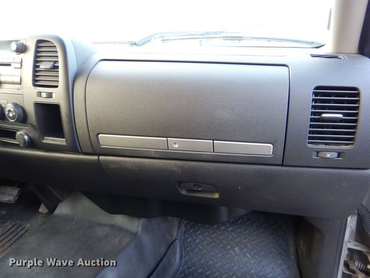 image for item MJ9920 2008 Chevrolet Silverado 1500 LT  Ext. Cab pickup truck