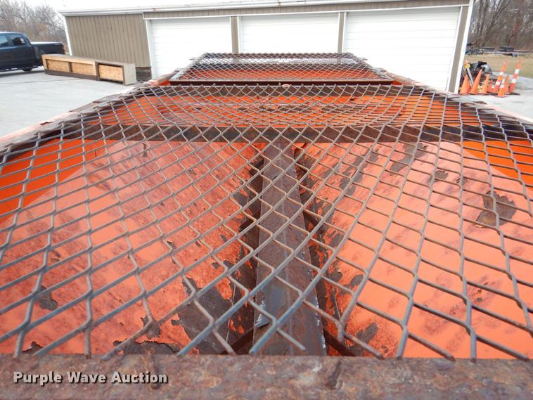 image for item MJ9923 2011 Henderson FSP2X9XHYDXMILD  spreader