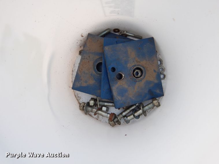 image for item MJ9924 2006 Bend Pak HD-12-B  four post automotive lift