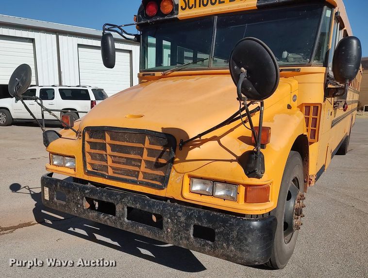 image for item MM9807 2006 Blue Bird  school bus