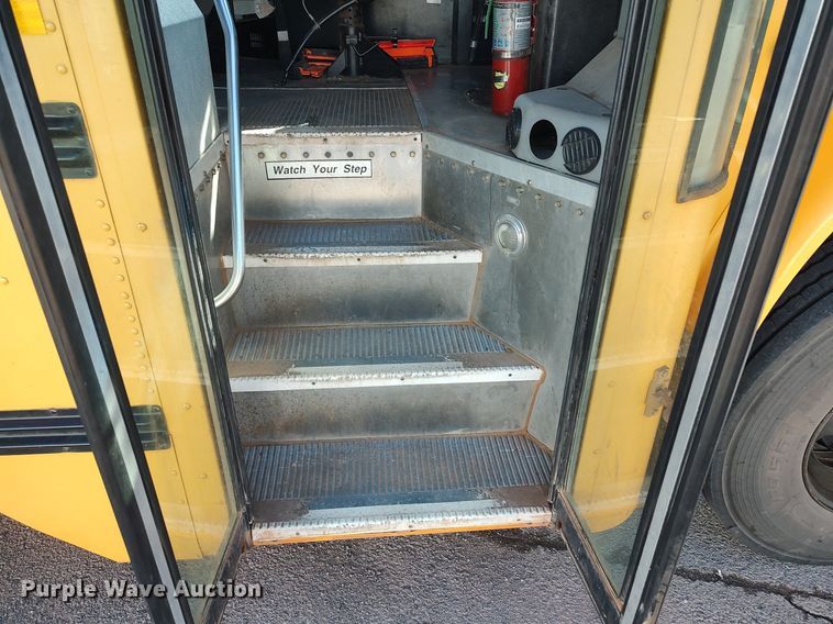 image for item MM9807 2006 Blue Bird  school bus