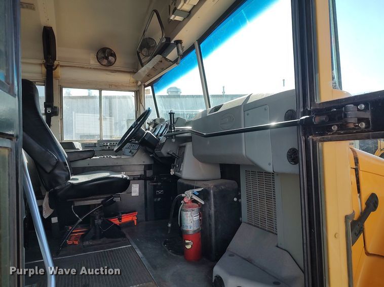 image for item MM9807 2006 Blue Bird  school bus