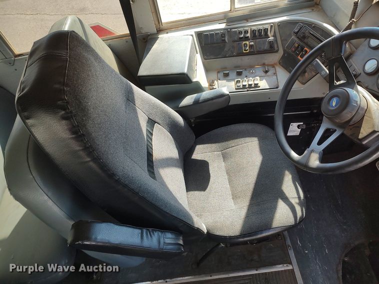 image for item MM9807 2006 Blue Bird  school bus