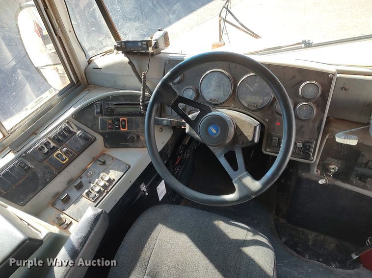 image for item MM9807 2006 Blue Bird  school bus