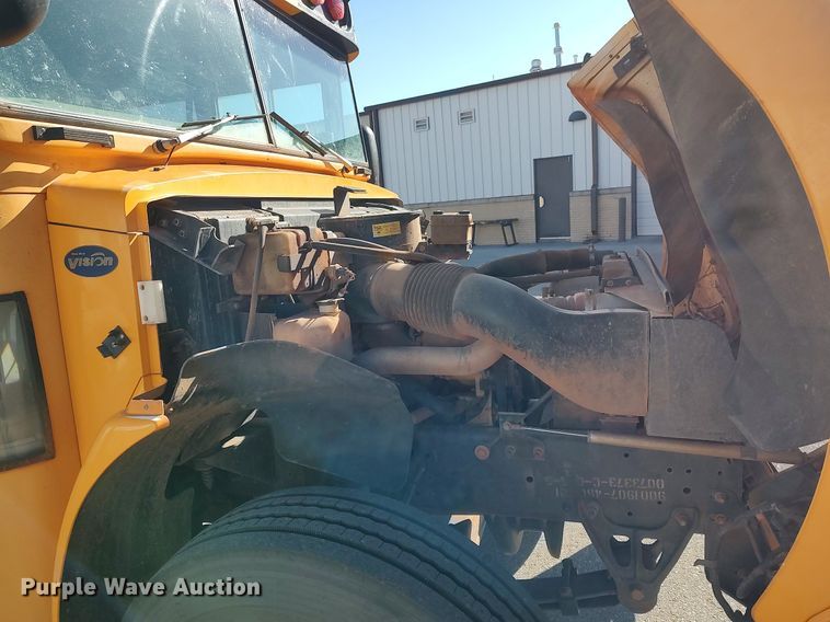 image for item MM9807 2006 Blue Bird  school bus