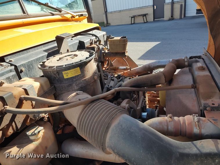 image for item MM9807 2006 Blue Bird  school bus