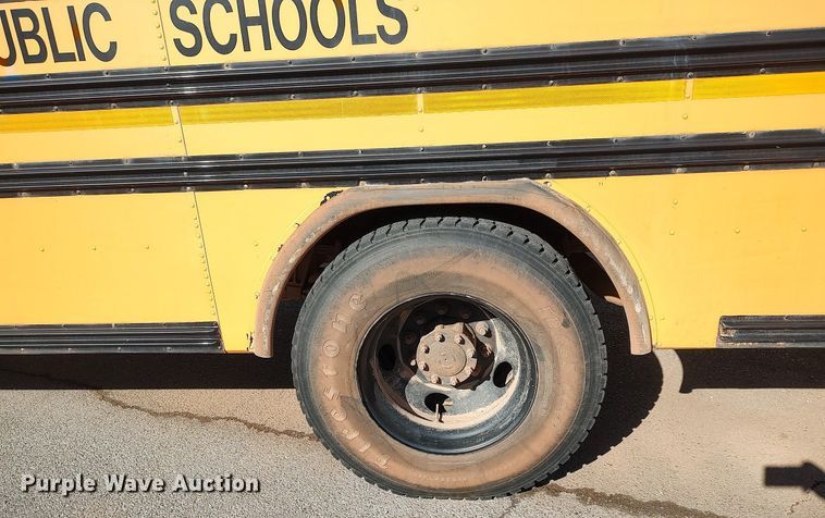 image for item MM9807 2006 Blue Bird  school bus