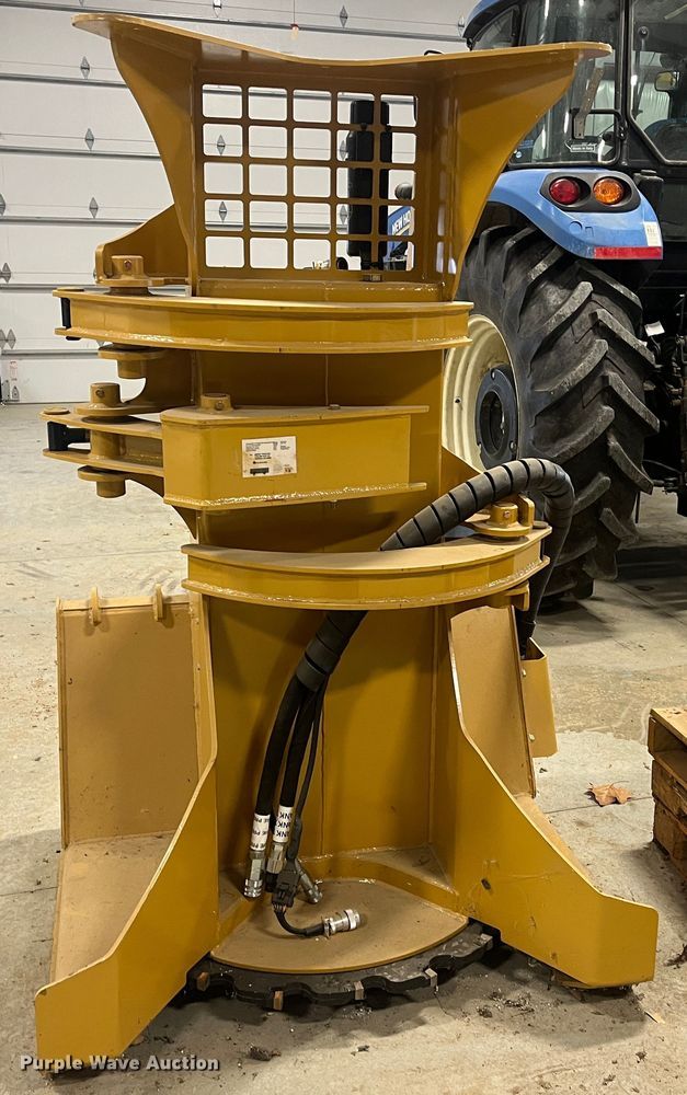 image for item MN9429 DFM  skid steer feller buncher