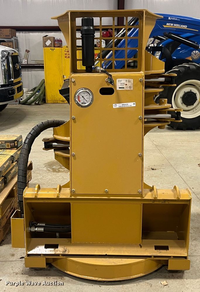 image for item MN9429 DFM  skid steer feller buncher