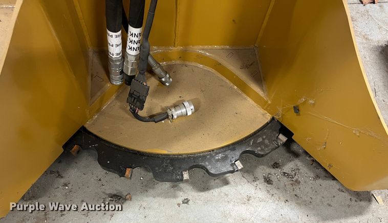 image for item MN9429 DFM  skid steer feller buncher