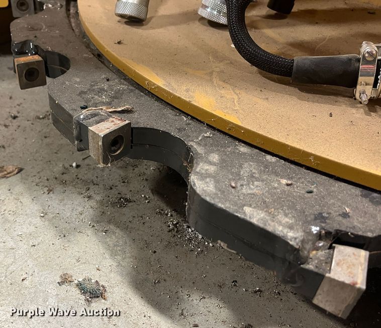 image for item MN9429 DFM  skid steer feller buncher