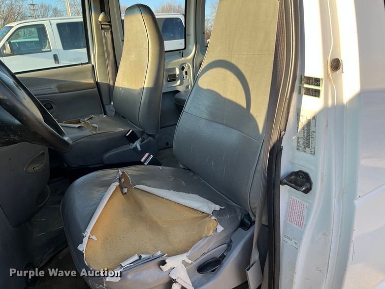 image for item MN9434 1998 Ford Club Wagon  van