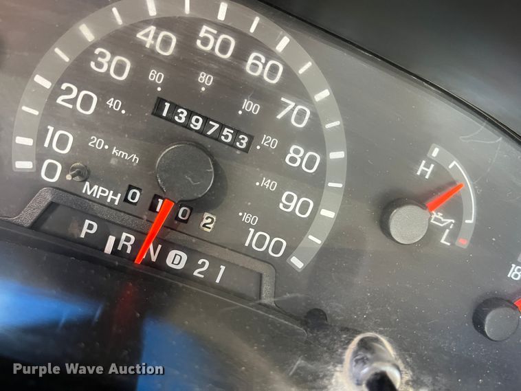 image for item MN9434 1998 Ford Club Wagon  van