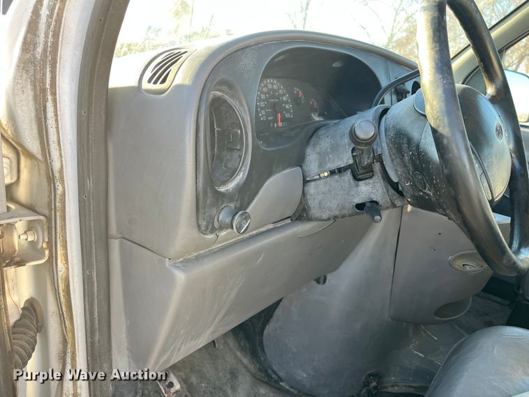 image for item MN9434 1998 Ford Club Wagon  van