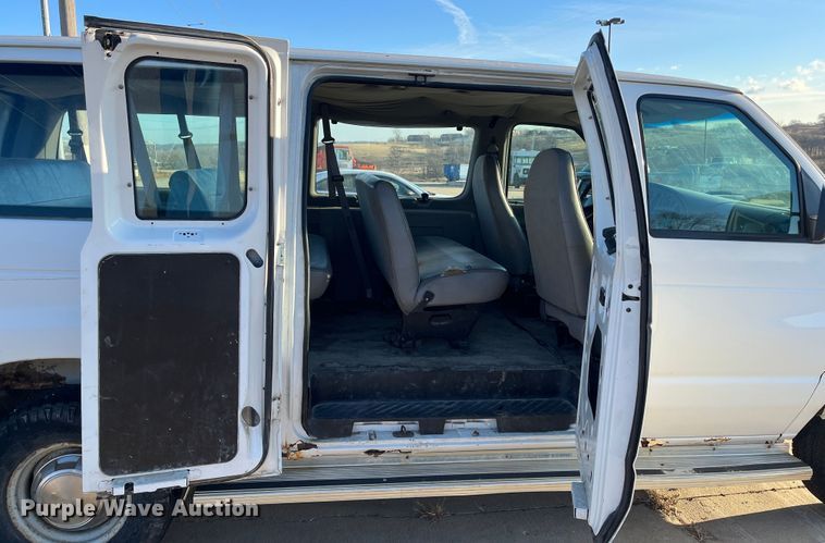 image for item MN9434 1998 Ford Club Wagon  van