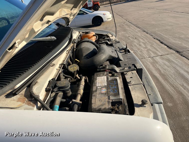 image for item MN9434 1998 Ford Club Wagon  van