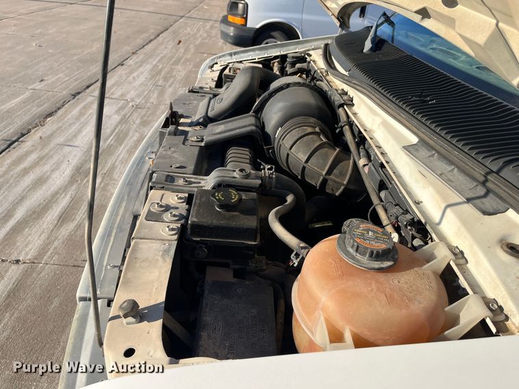 image for item MN9434 1998 Ford Club Wagon  van