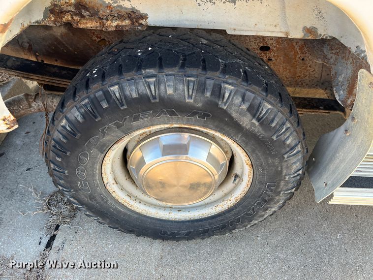 image for item MN9434 1998 Ford Club Wagon  van