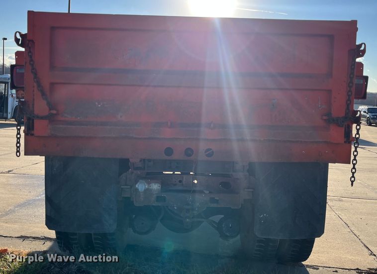image for item MN9436 1984 International 1754  dump truck