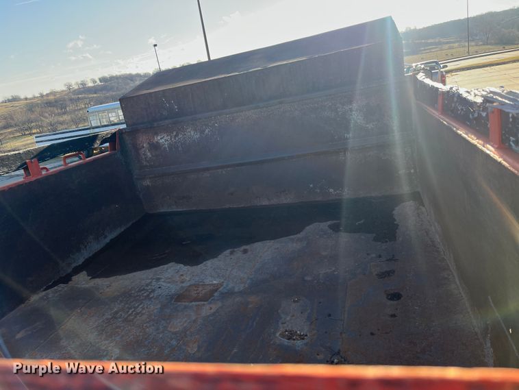 image for item MN9436 1984 International 1754  dump truck