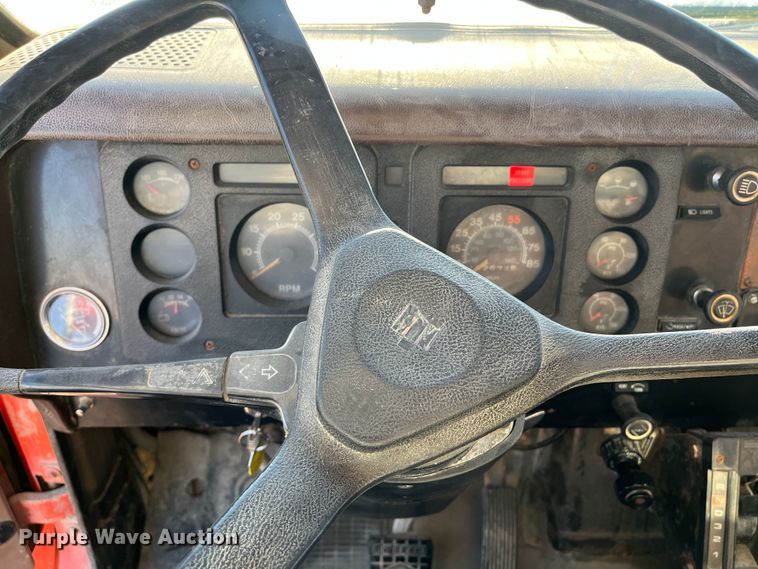 image for item MN9436 1984 International 1754  dump truck