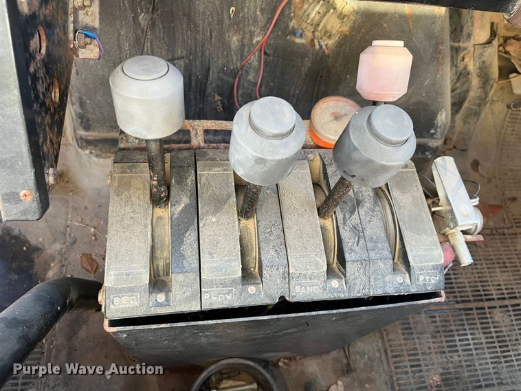 image for item MN9436 1984 International 1754  dump truck