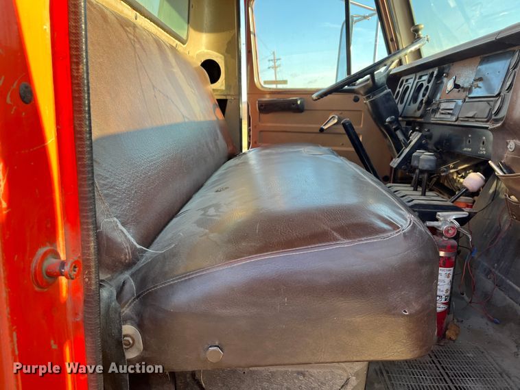 image for item MN9436 1984 International 1754  dump truck