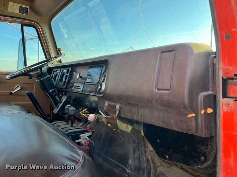 image for item MN9436 1984 International 1754  dump truck