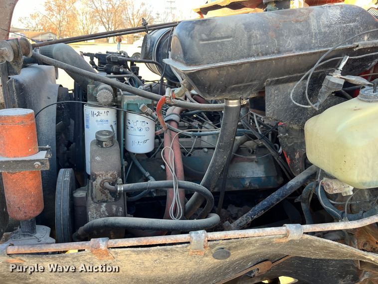 image for item MN9436 1984 International 1754  dump truck