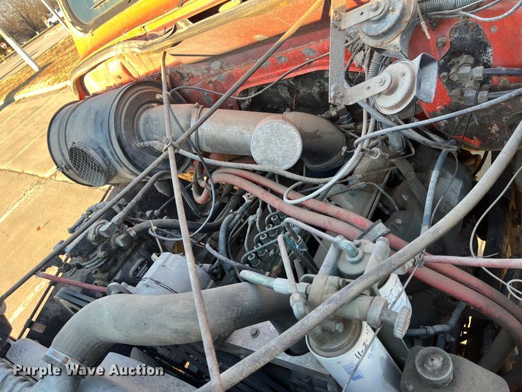 image for item MN9436 1984 International 1754  dump truck