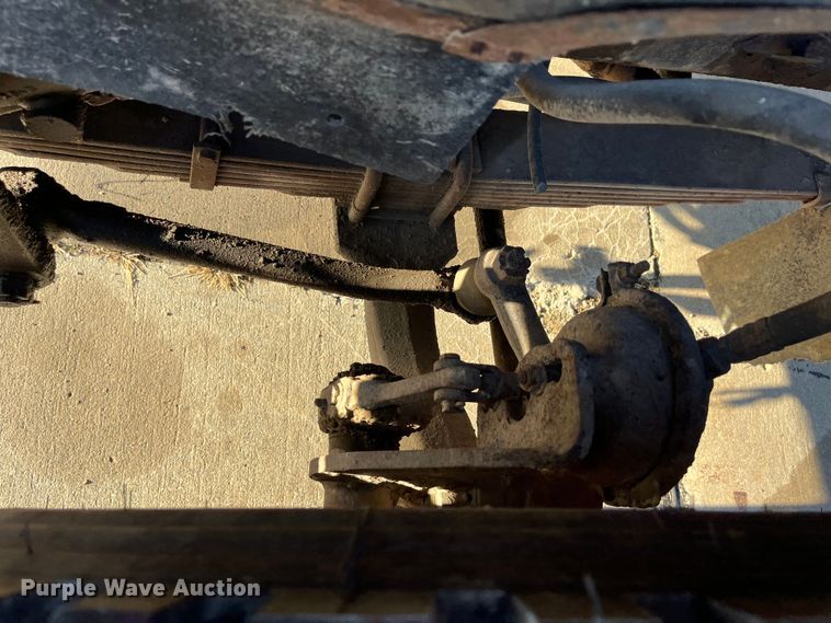 image for item MN9436 1984 International 1754  dump truck