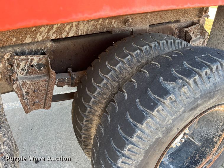 image for item MN9436 1984 International 1754  dump truck