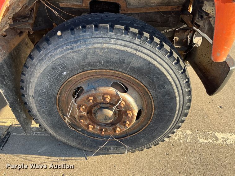 image for item MN9436 1984 International 1754  dump truck