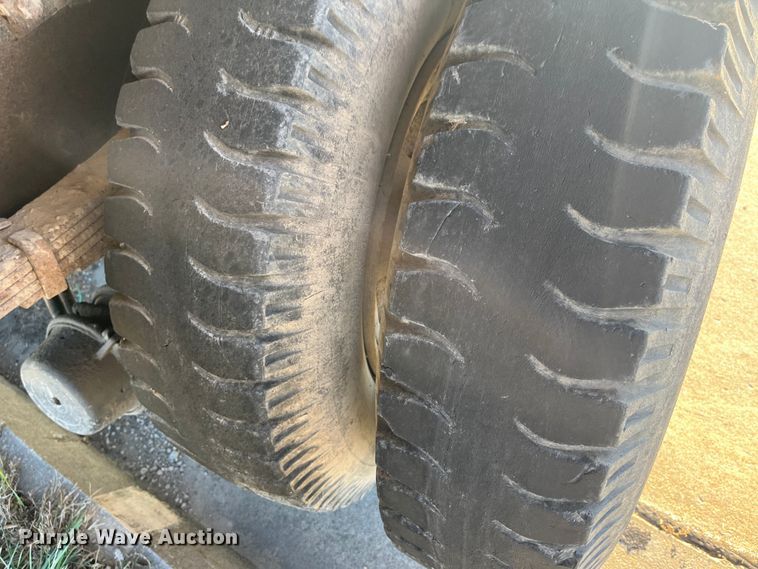 image for item MN9436 1984 International 1754  dump truck